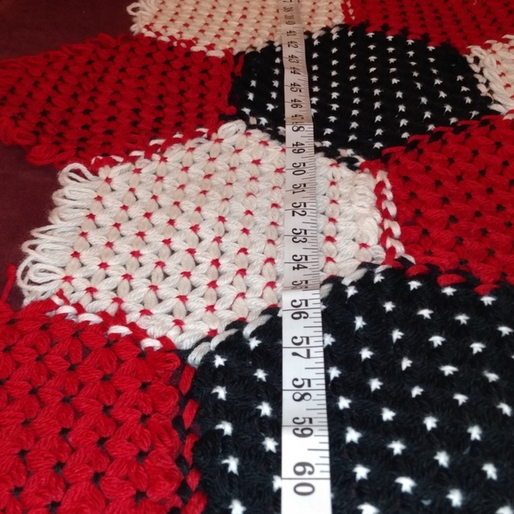 Afghan red white and black hexagon - Picture 8 of 9